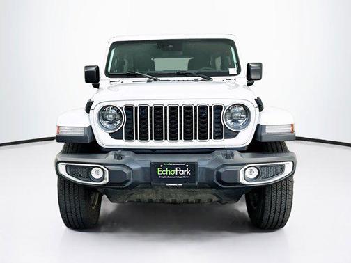 Bright White Clearcoat 2025 Jeep Wrangler 4-Door Sahara 4x4