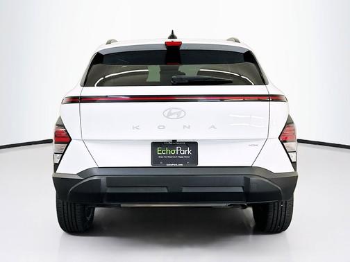 Atlas White 2024 Hyundai KONA SEL