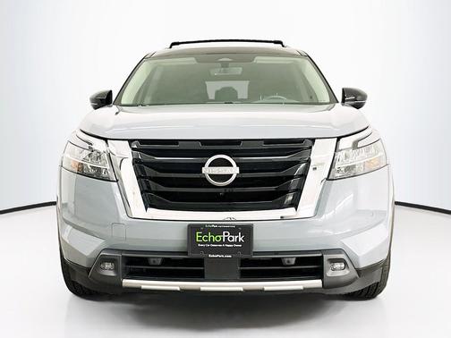 Solid Gray/Super Black 2023 Nissan Pathfinder SL 4WD