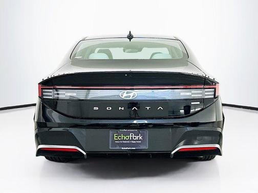 2025 Hyundai SONATA Hybrid SE