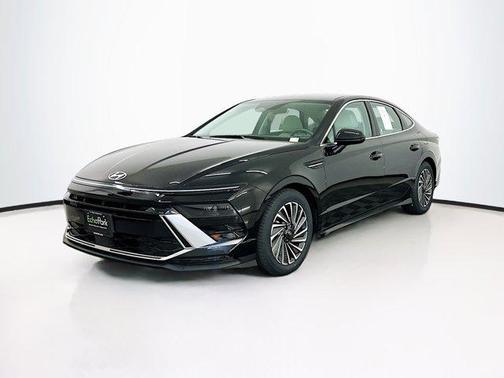 2025 Hyundai SONATA Hybrid SE