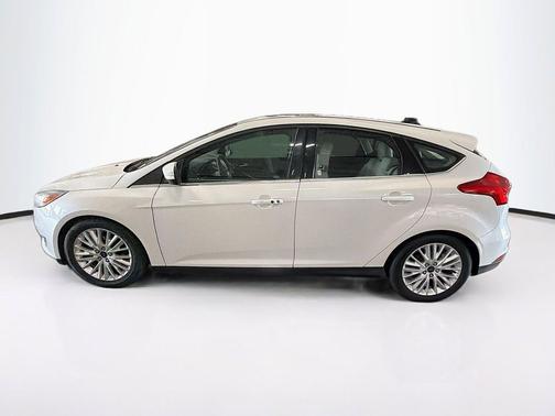 White Platinum Metallic Tri-Coat 2016 Ford Focus Titanium