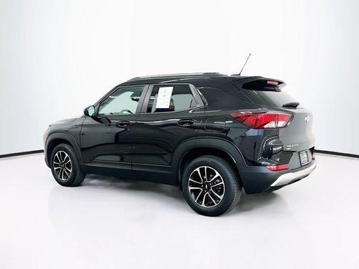 Mosaic Black Metallic 2025 Chevrolet Trailblazer LT