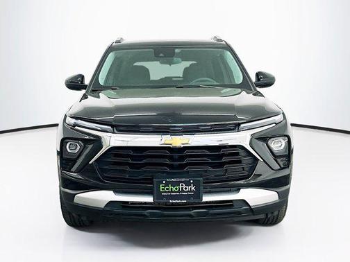 Mosaic Black Metallic 2025 Chevrolet Trailblazer LT