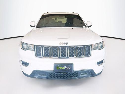 Bright White Clearcoat 2019 Jeep Grand Cherokee Laredo