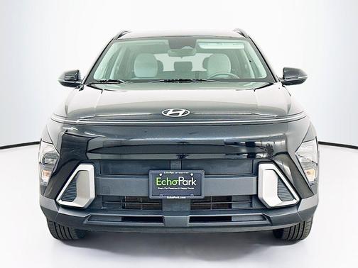 Abyss Black Pearl 2025 Hyundai KONA SEL