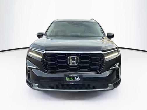 Crystal Black Pearl 2025 Honda Pilot Touring 8-Passenger