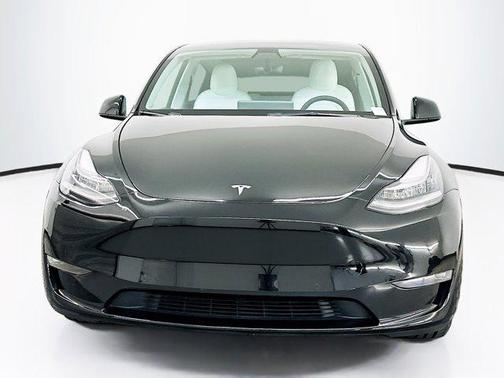 2022 Tesla Model Y Long Range Dual Motor All-Wheel Drive