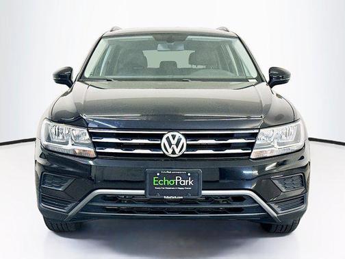 Deep Black Pearl 2019 Volkswagen Tiguan 2.0T SE 4MOTION