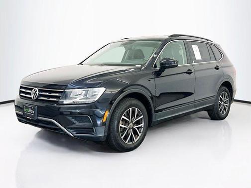 Deep Black Pearl 2019 Volkswagen Tiguan 2.0T SE 4MOTION
