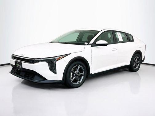 Snow White Pearl 2025 Kia K4 LXS