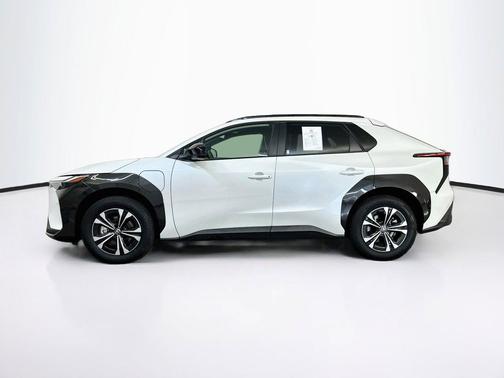 Wind Chill Pearl 2024 Toyota bZ4X XLE
