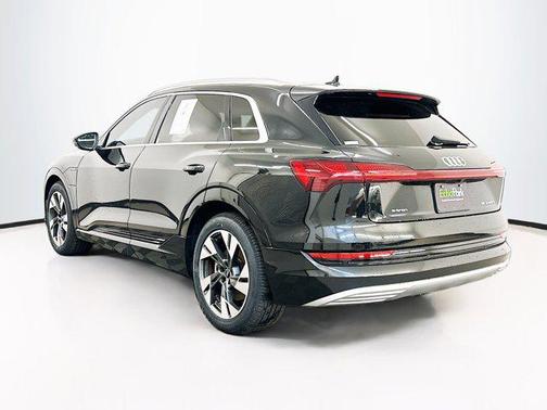 Brilliant Black 2022 Audi e-tron Premium