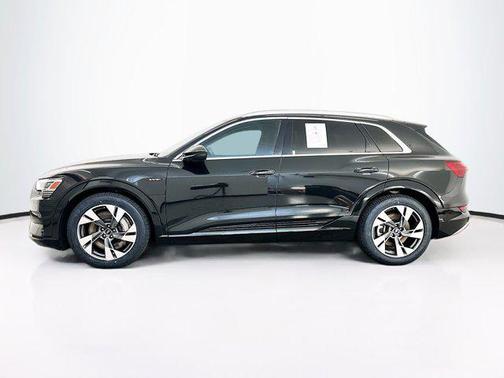 Brilliant Black 2022 Audi e-tron Premium
