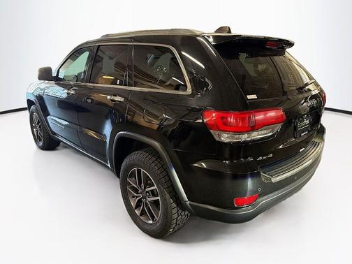 Diamond Black Crystal Pearlcoat 2019 Jeep Grand Cherokee Limited