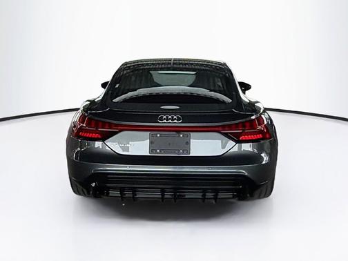 Daytona Gray Pearl Effect 2022 Audi e-tron GT Premium Plus
