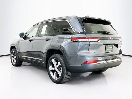 Baltic Gray Metallic Clearcoat 2022 Jeep Grand Cherokee 4xe Base