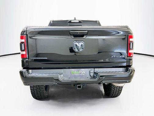 Diamond Black Crystal Pearlcoat 2022 RAM 1500 Big Horn/Lone Star