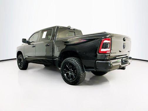 Diamond Black Crystal Pearlcoat 2022 RAM 1500 Big Horn/Lone Star