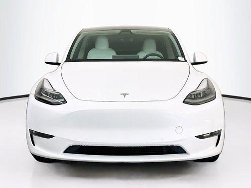 Pearl White Multi-Coat 2022 Tesla Model Y Performance Dual Motor All-Wheel Drive