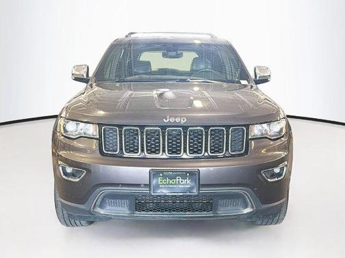 Granite Crystal Metallic Clearcoat 2017 Jeep Grand Cherokee Limited