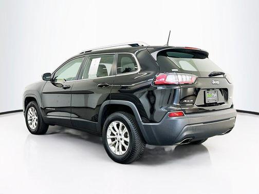 Diamond Black Crystal Pearlcoat 2019 Jeep Cherokee Latitude
