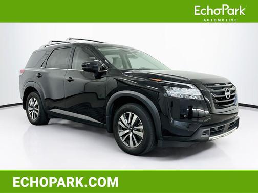 Super Black 2024 Nissan Pathfinder SL 4WD