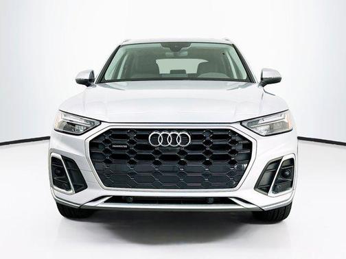 2022 Audi Q5 45 S line Premium Plus