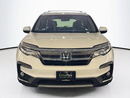 White Diamond Pearl 2019 Honda Pilot Elite
