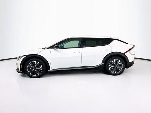 Snow White Pearl 2024 Kia EV6 Light Long Range