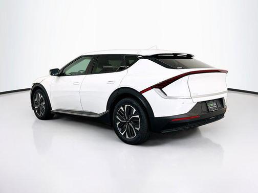 Snow White Pearl 2024 Kia EV6 Light Long Range