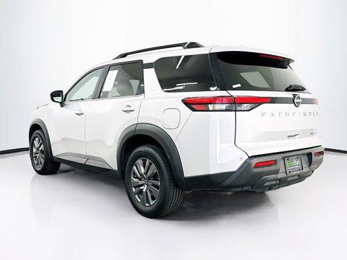 2024 Nissan Pathfinder SV 4WD