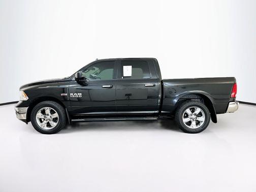 Brilliant Black Crystal Pearlcoat 2017 RAM 1500 Big Horn