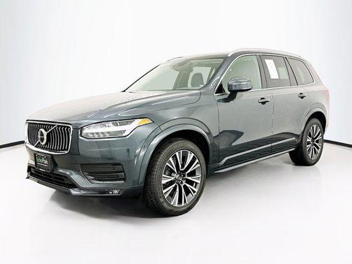 2022 Volvo XC90 T5 Momentum