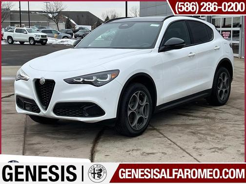 2025 Alfa Romeo Stelvio Base