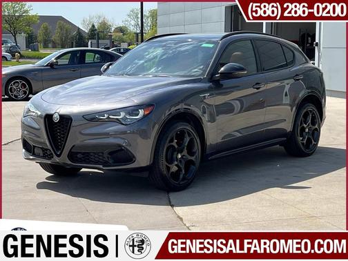 2025 Alfa Romeo Stelvio Base
