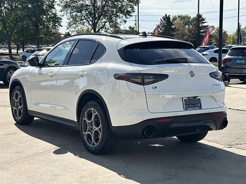 2025 Alfa Romeo Stelvio Base