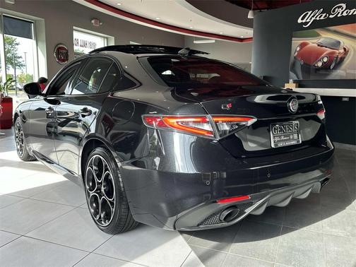 2025 Alfa Romeo Giulia Base