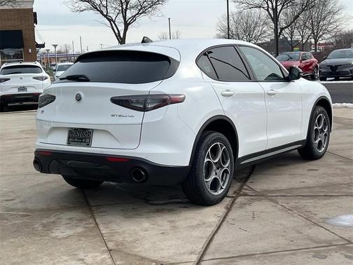 2025 Alfa Romeo Stelvio Base