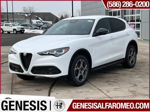 2025 Alfa Romeo Stelvio Base