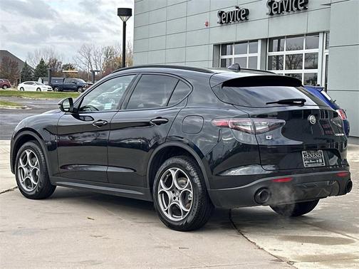 2025 Alfa Romeo Stelvio Base