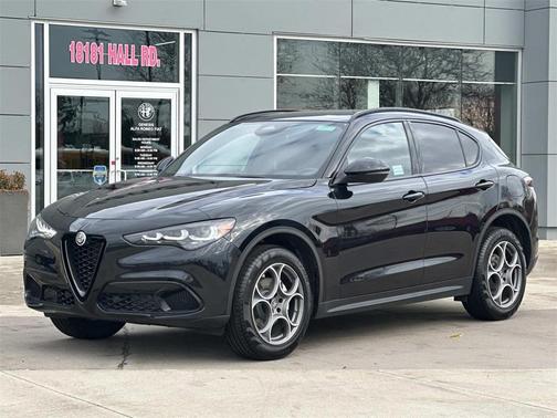 2025 Alfa Romeo Stelvio Base
