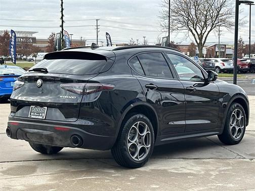 2025 Alfa Romeo Stelvio Base