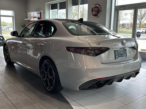 2025 Alfa Romeo Giulia Base