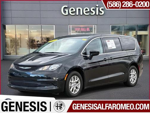 2023 Chrysler Voyager LX