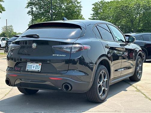 2025 Alfa Romeo Stelvio Base