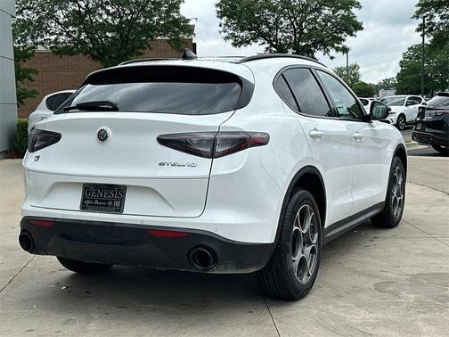 2025 Alfa Romeo Stelvio Base