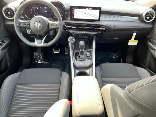 2025 Alfa Romeo Tonale Base