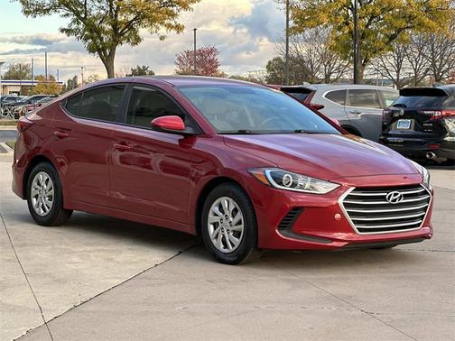 2017 Hyundai ELANTRA SE