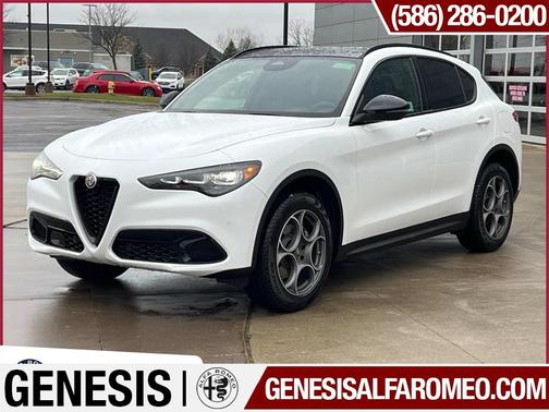 2025 Alfa Romeo Stelvio Base